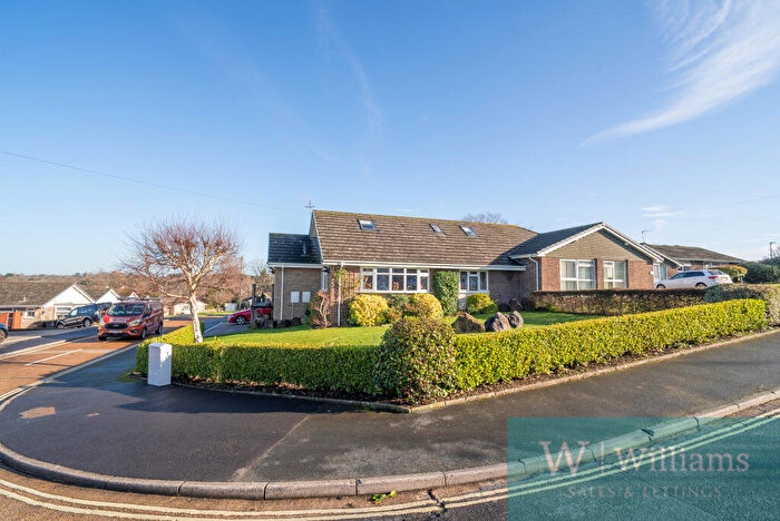 4 Bedroom Chalet For Sale In Glebe Gardens, Wootton Bridge, Ryde, Isle Of Wight, PO33