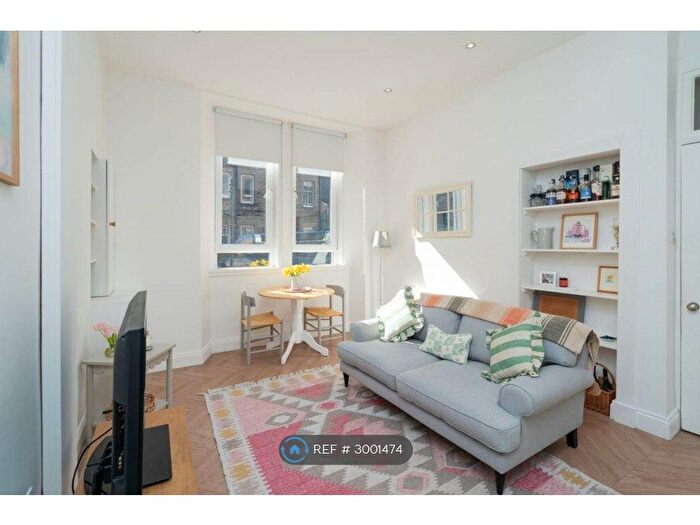 2 Bedroom Flat To Rent In Lochrin Terrace, Edinburgh, EH3