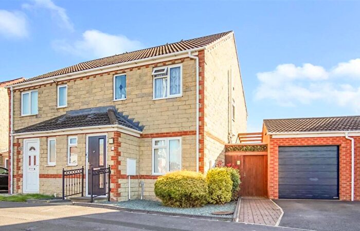 3 Bedroom Semi-Detached House For Sale In Chestnut Drive, Darlington, DL1