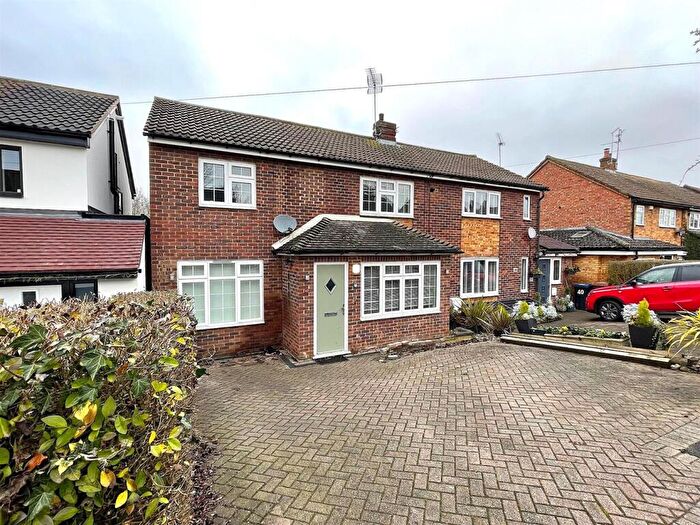 4 Bedroom Semi-Detached House For Sale In Thornbera Road, Bishop's Stortford, CM23