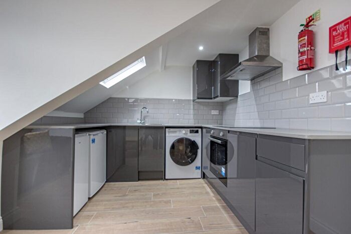 2 Bedroom Apartment To Rent In - Hutton Terrace, Newcastle Upon Tyne, Tyne And Wear, NE2