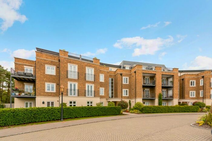 2 Bedroom Apartment To Rent In Kingswood Ascot, SL5