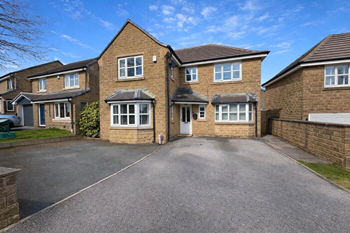 4 Bedroom Detached House For Sale In Bradshaw View, Queensbury, Bradford, BD13