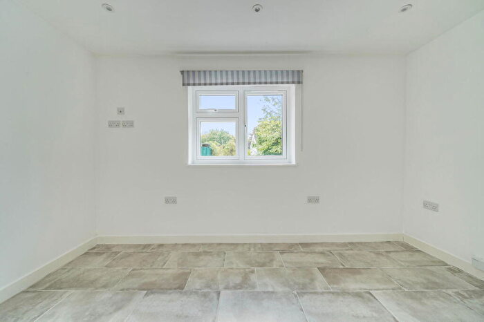 2 Bedroom Detached Bungalow For Sale In Bath Road, Warminster, BA12