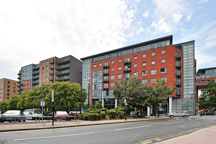 Apartment To Rent In , West One Cube, City Centre, S1