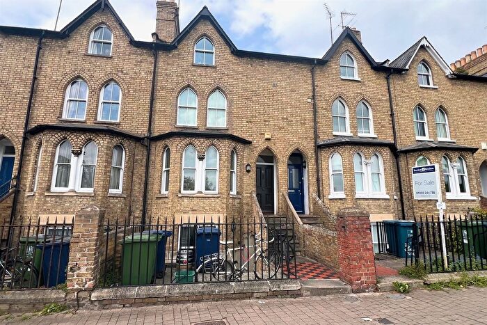 5 Bedroom Town House To Rent In London Place, OX4