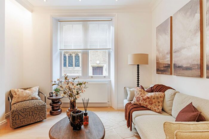 2 Bedroom Flat To Rent In Dukes Lane, London, W8