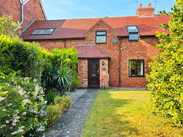 1 Bedroom End Of Terrace House To Rent In The Old Barns, Strensham, Worcester, WR8