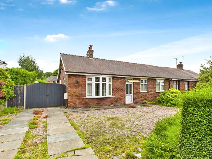 3 Bedroom Semi-Detached Bungalow For Sale In Skull House Lane, Appley Bridge, WN6