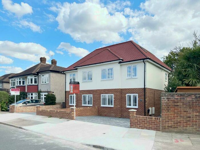 4 Bedroom Semi-Detached House To Rent In Branksome Way, New Malden, KT3