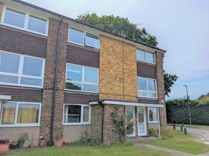 2 Bedroom Maisonette To Rent In Cotswold Court, RH13