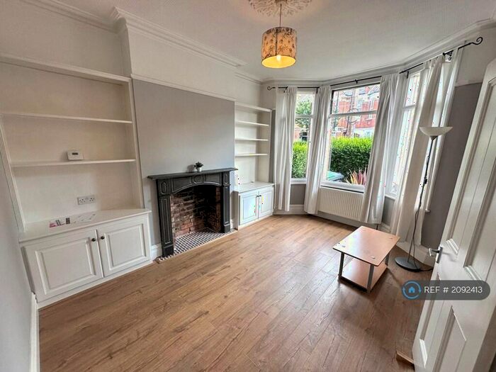 2 Bedroom Flat To Rent In Lyndhurst Road, London, N22