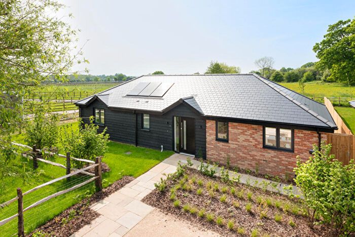 3 Bedroom Detached Bungalow For Sale In Stilebridge Lane, Maidstone, ME17