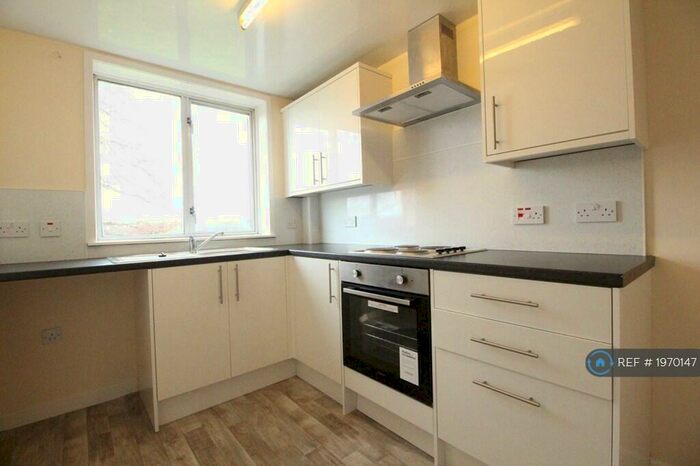 3 Bedroom Flat To Rent In Balunie Avenue, Dundee, DD4