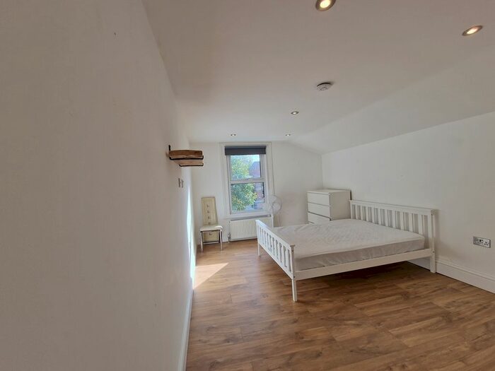 Studio To Rent In Filey Avenue, London, N16