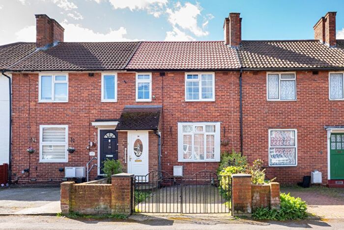 3 Bedroom Terraced House For Sale In Newstead Walk, Carshalton, SM5