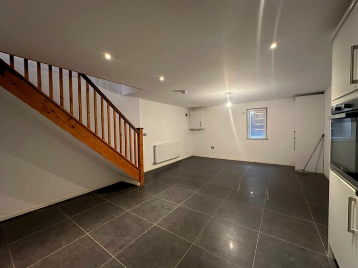3 Bedroom Terraced House For Sale In Semilong Road, Semilong, Northampton, NN2