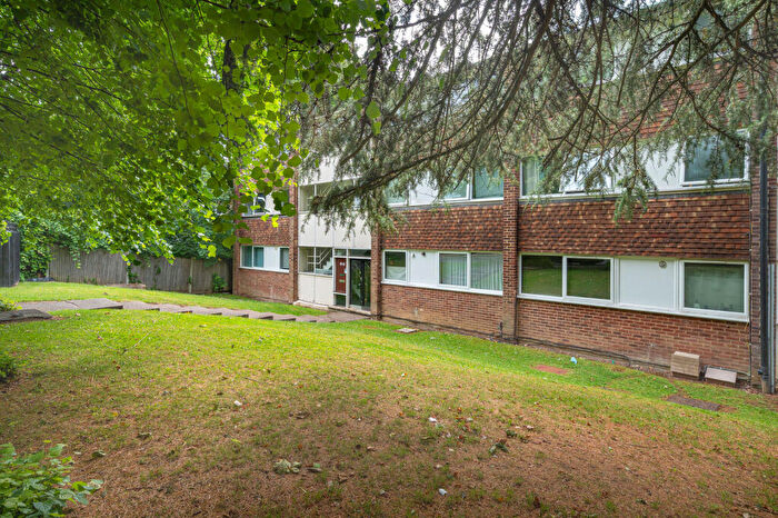 2 Bedroom Flat To Rent In Auckland Road, London, , Crystal Palace, London, SE19