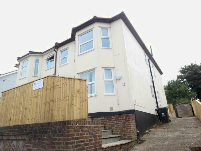 5 Bedroom House To Rent In Bedroom Detached House In Winton, BH9