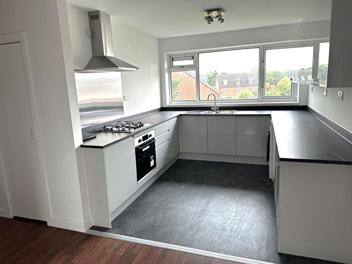 3 Bedroom Flat To Rent In Ewell, KT19