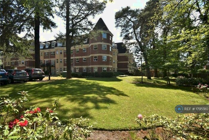 2 Bedroom Flat To Rent In Elmhurst Court, Camberley, GU15