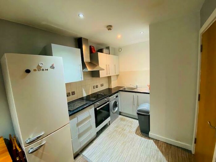 2 Bedroom Flat To Rent In - Sunbridge Road, Bradford, BD1