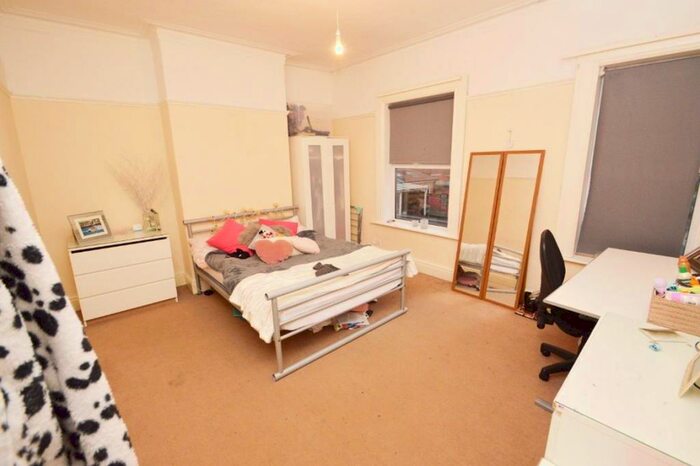 3 Bedroom House To Rent In Olivia Grove, Manchester, M14