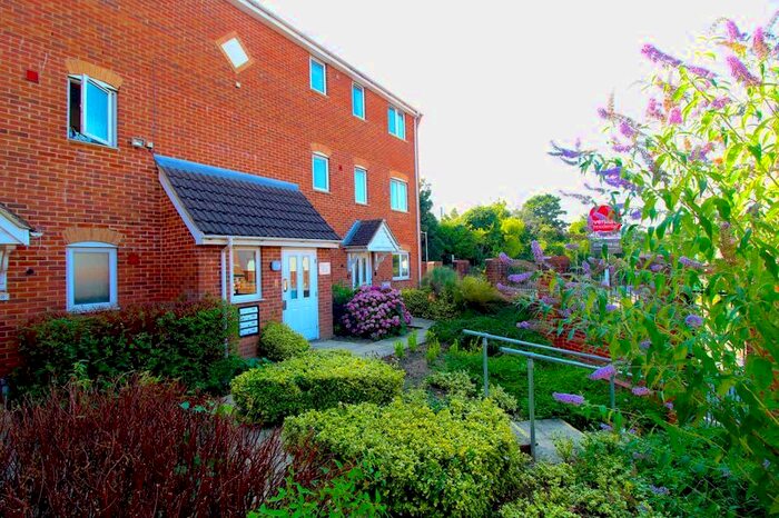 1 Bedroom Flat To Rent In Sarum Road, Leagrave, Luton, LU3