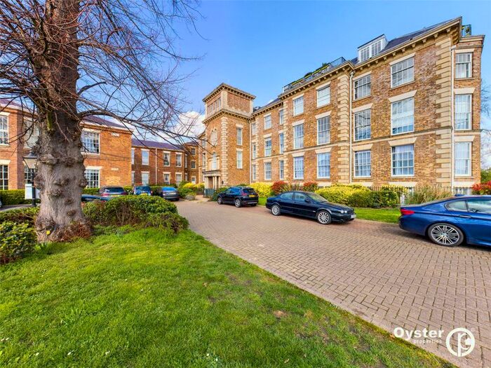 2 Bedroom Apartment To Rent In Princess Park Manor, Royal Drive, London, N11
