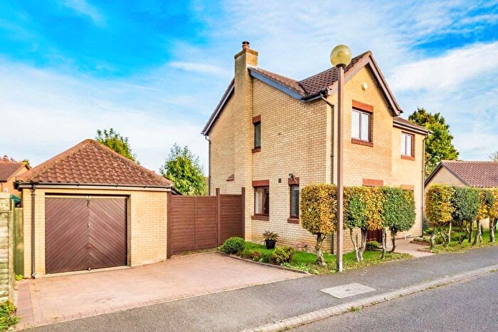 4 Bedroom Detached House To Rent In Vienna Grove, Blue Bridge, Milton Keynes, MK13