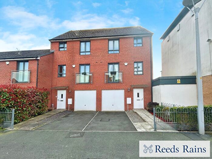 3 Bedroom End Of Terrace House For Sale In Moss Street, Salford, Greater Manchester, M7