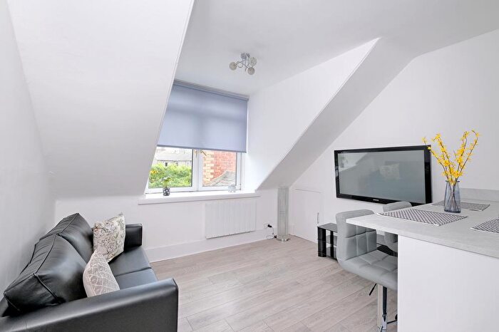 1 Bedroom Flat To Rent In Albyn Grove, Top Left, AB10