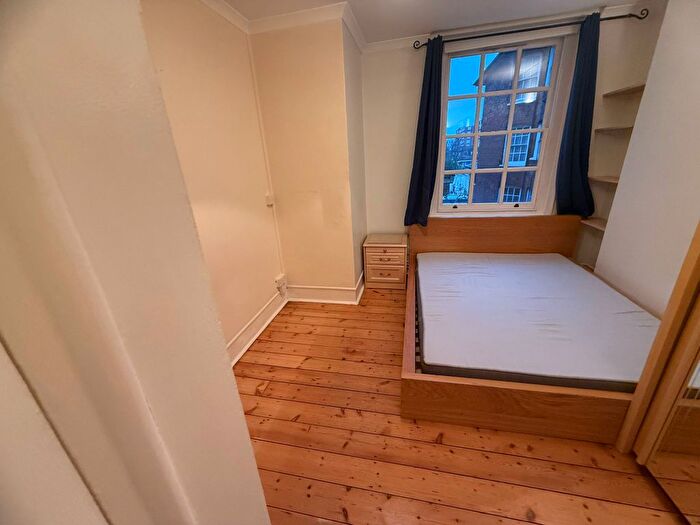 2 Bedroom Flat To Rent In Scott Ellis Gardens, London, NW8