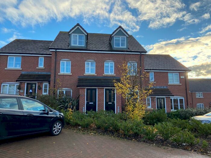 3 Bedroom House To Rent In Lancaster Way, Whitnash, Leamington Spa, CV31