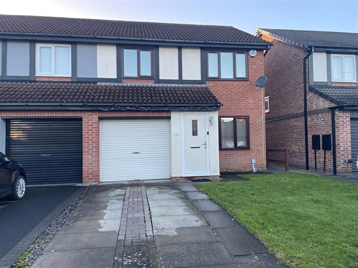 3 Bedroom Semi Detached House For Sale In Brackenbeds Close, Pelton, Chester Le Street, DH2