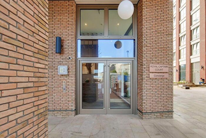 2 Bedroom Flat To Rent In Royal Captain Court, Canary Wharf, London, E14