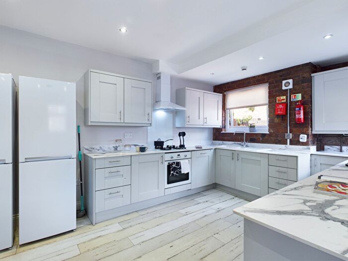 6 Bedroom Terraced House To Rent In , Lawrence Road, Liverpool, L15