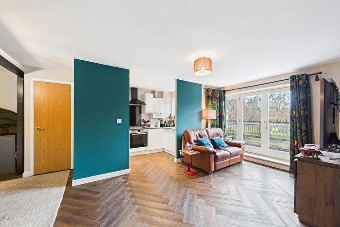 2 Bedroom Flat For Sale In Gadebury Heights, Bury Road, Hemel Hempstead, HP1