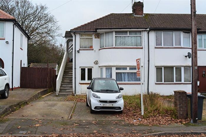 1 Bedroom Flat To Rent In Canterbury Avenue, Slough, SL2