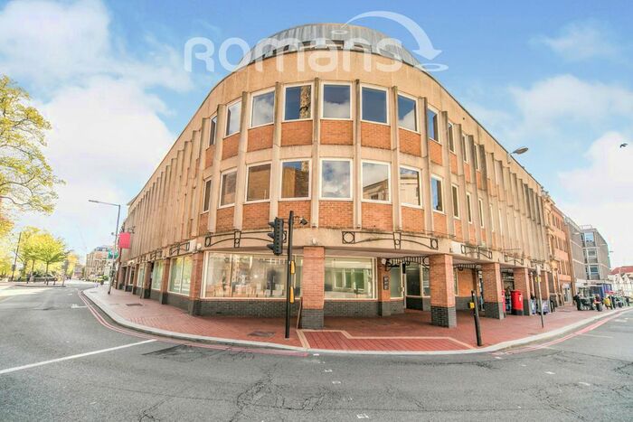 2 Bedroom Flat To Rent In Sussex House, The Forbury, Reading, RG1