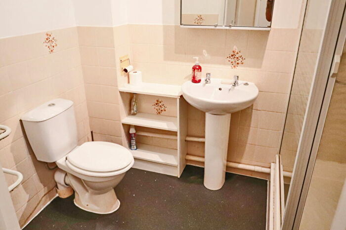 1 Bedroom Flat For Sale In Coulsdon Road, Coulsdon, CR5
