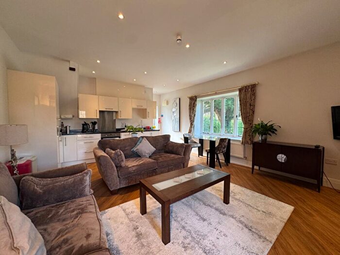 1 Bedroom Serviced Apartments To Rent In Hunt's Lane, Taplow, Maidenhead, SL6