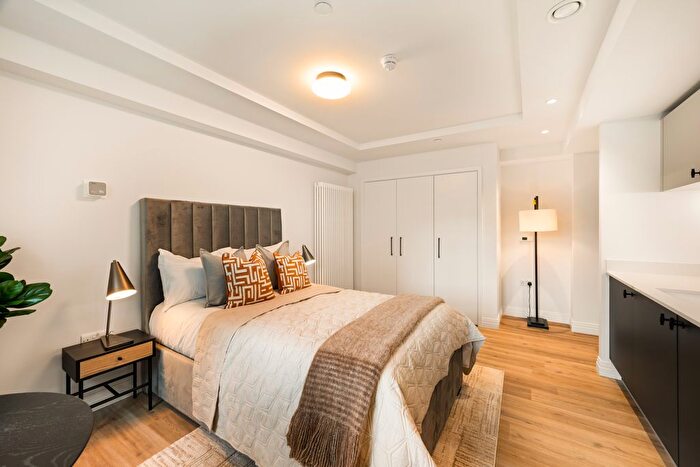 Studio To Rent In Rodney House Dolphin Square, London, London, SW1V