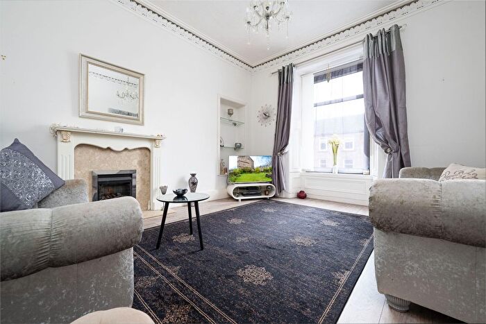 2 Bedroom Flat For Sale In Brisbane Street, Greenock, PA16