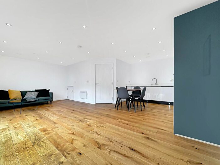 2 Bedroom Apartment To Rent In Block E, Victoria Riverside, Leeds, LS10