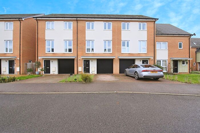 4 Bedroom Terraced House For Sale In Chapman Avenue, Peterborough, PE3