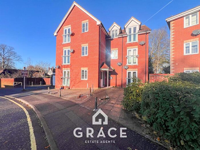 2 Bedroom Flat To Rent In Finbars Walk, Ipswich, IP4