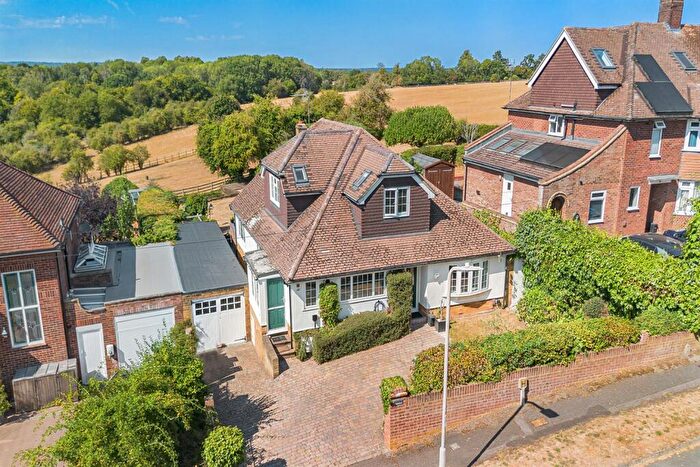 4 Bedroom Detached House For Sale In Emmer Green, Reading, RG4