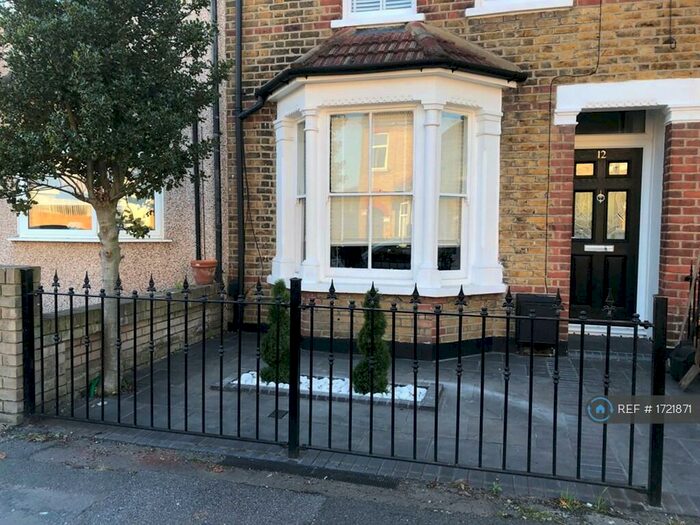 2 Bedroom Terraced House To Rent In Margaret Road, Romford, RM2