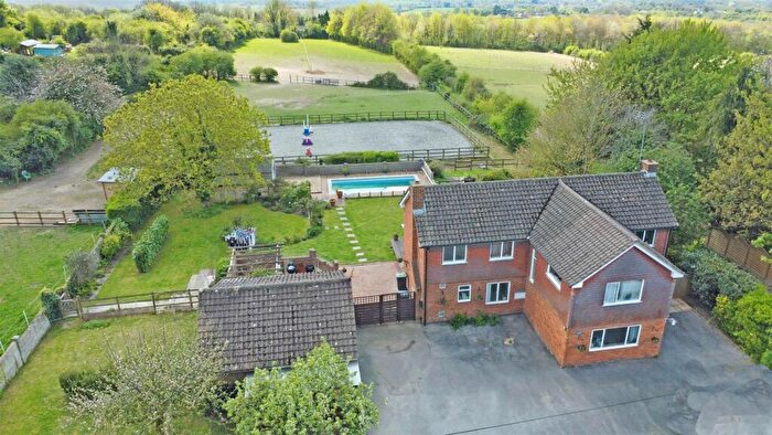 4 Bedroom Equestrian Facility For Sale In Blue Bell Hill, Kent, ME20